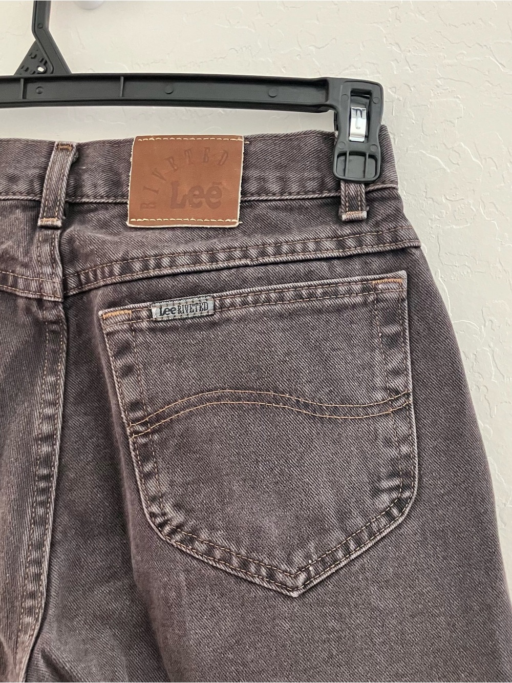 Vintage Lee Riveted Brown Denim Jeans Men’s 29x29 Straight Leg Pants - Picture 2 of 16